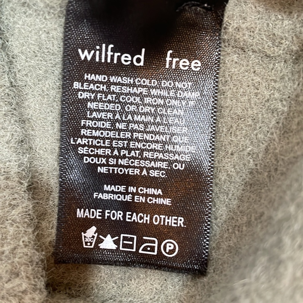 Aritzia Wilfred Free Relaxed Fit Sweater Size S Crewneck Sage Green Super Soft - Picture 8 of 9